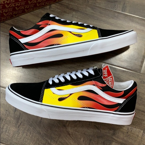 Vans Shoes - VANS WMNS OLD SKOOL FLAME black/black true white